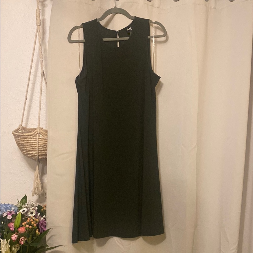 Elegant Evergreen Sleeveless Dress